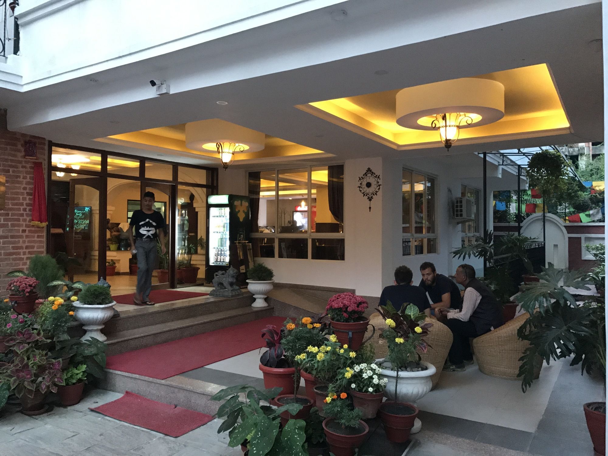 Dom Himalaya Hotel Kathmandu Exterior photo
